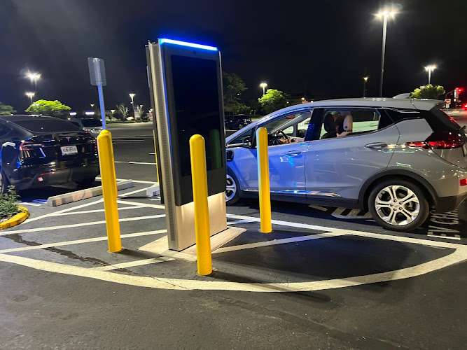 Shell Recharge Charging Station EV Charging Station at 3620 Long Beach Rd
