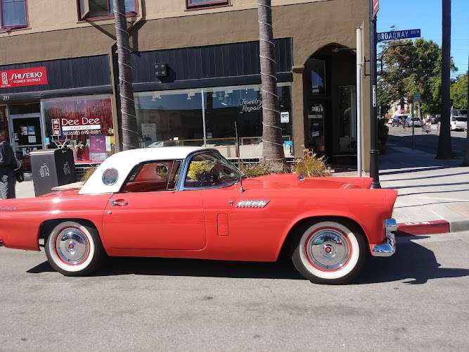 Millbrae Farmers' Market EV Charging Station at 238 Broadway