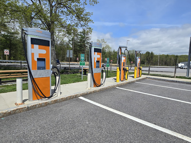 ChargePoint Charging Station EV Charging Station at Kennebunk Rd