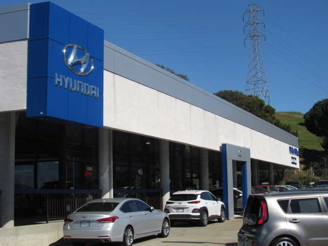 Hanlees Hilltop Hyundai in Richmond California