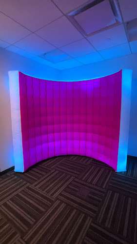 ChargePoint Charging Station EV Charging Station at 625 RXR Plaza