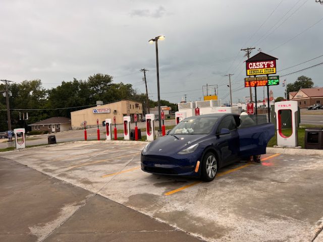 Tesla Supercharger in Nevada Missouri