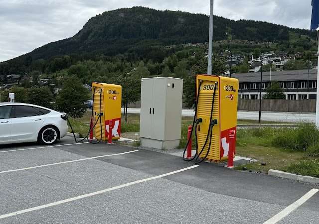 Uno-X Charging Station in Skulestadmo Norway 5710