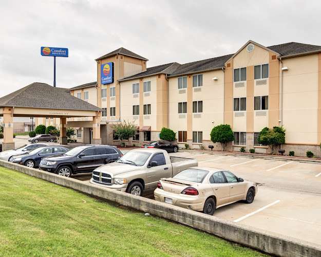 Comfort Inn & Suites Conway EV Charging Station at 2370 Sanders St