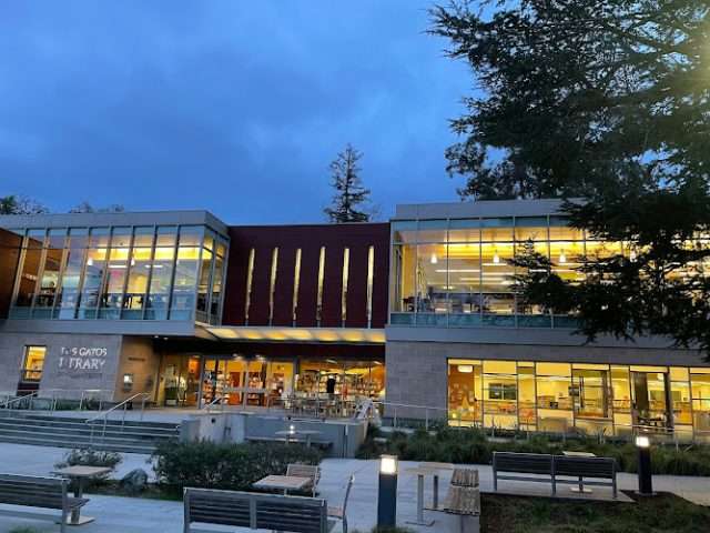 Los Gatos Library in Los Gatos California