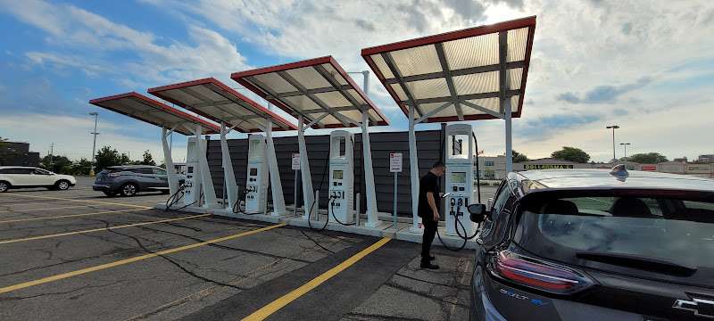 Electrify Canada Charging Station EV Charging Station at 686 Queenston Rd