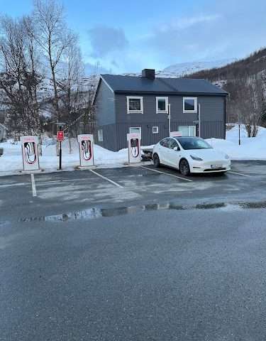 Tesla Supercharger in Sørkjosen Norway 9152