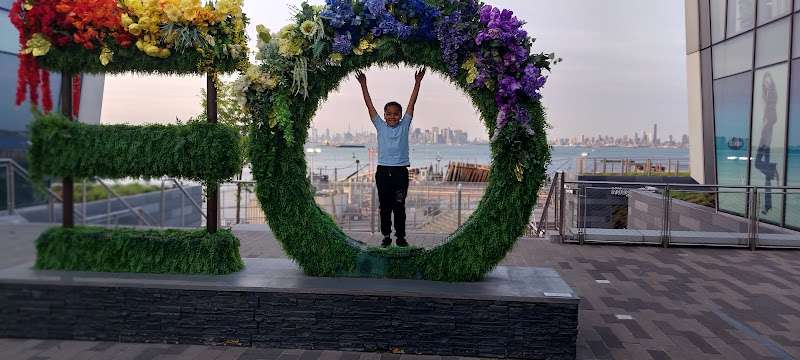 Shell Recharge Charging Station EV Charging Station at 35B Richmond Ter