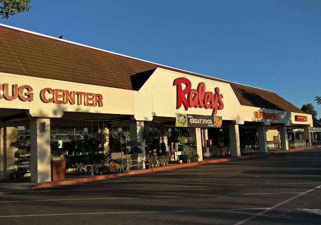 Raley's in Rohnert Park CA