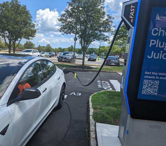Shell Recharge Charging Station EV Charging Station at 2130 NJ-35
