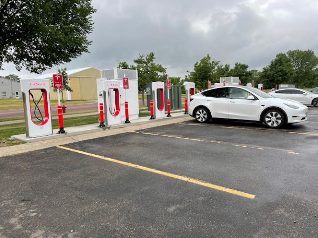 Tesla Supercharger in St Peter Minnesota