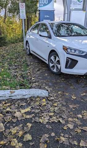 Circuit électrique Charging Station in Trois-Rivières Quebec Canada