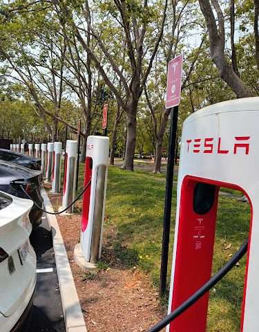 Tesla Supercharger in Windsor California