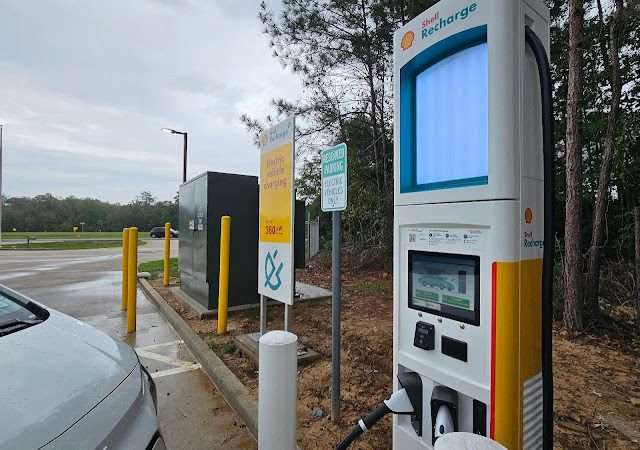 Shell Recharge Charging Station in Shepherd Texas