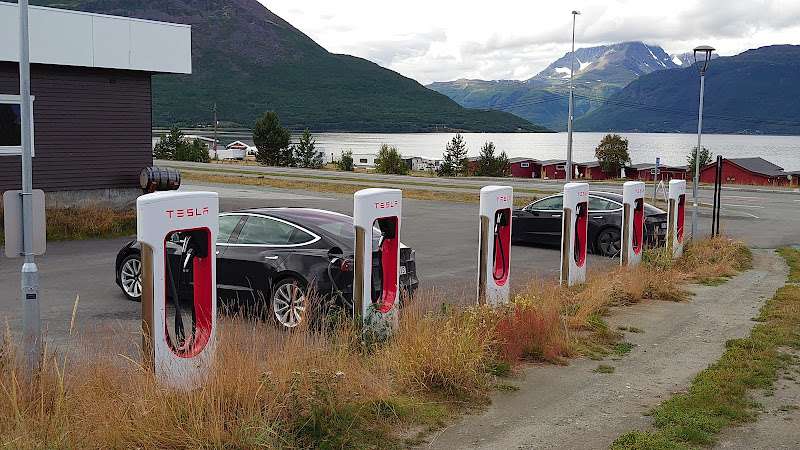 Tesla Supercharger EV Charging Station at E6 23