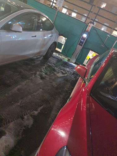 ChargePoint Charging Station EV Charging Station at 2075 Bayview Ave