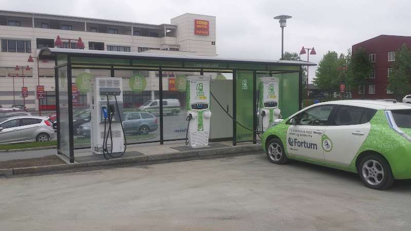 Fortum Charging Station EV Charging Station at Vegamot 2