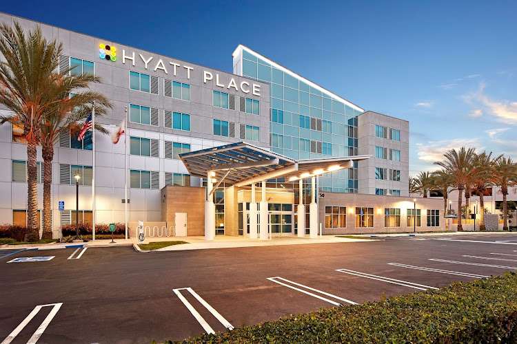 Hyatt Place Los Angeles/LAX/El Segundo EV Charging Station at 750 N Nash St