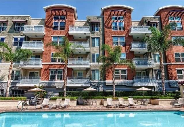 Chapman Commons Home Owners in Garden Grove California