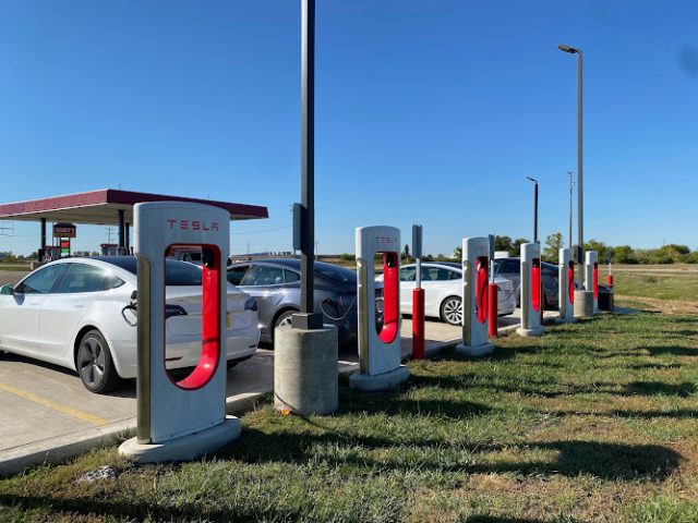 Tesla Supercharger in Dwight Illinois