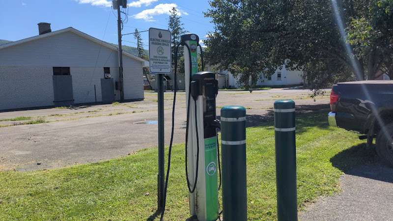 ChargePoint Charging Station EV Charging Station at 50 Center St