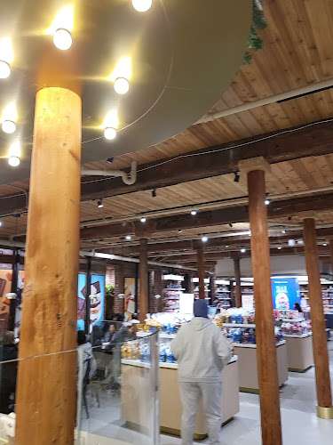 Ghirardelli Chocolate Experience EV Charging Station at 900 North Point St F301