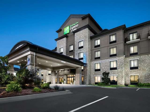 Holiday Inn Express & Suites Conway, an IHG Hotel in Conway Arkansas