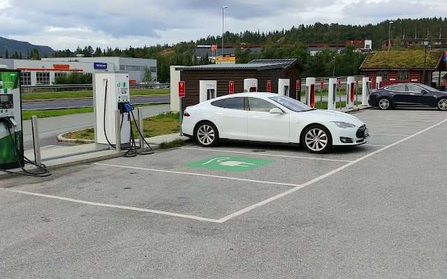 Tesla Supercharger in Åmot Norway 3890