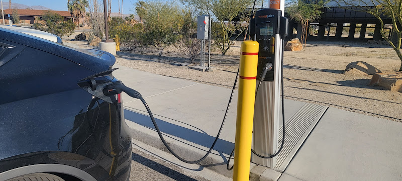 ChargePoint Charging Station EV Charging Station at 2580 Country Club Rd