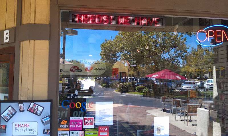 Oakbrook Shopping Center EV Charging Station at 2024 E Avenida De Los Arboles