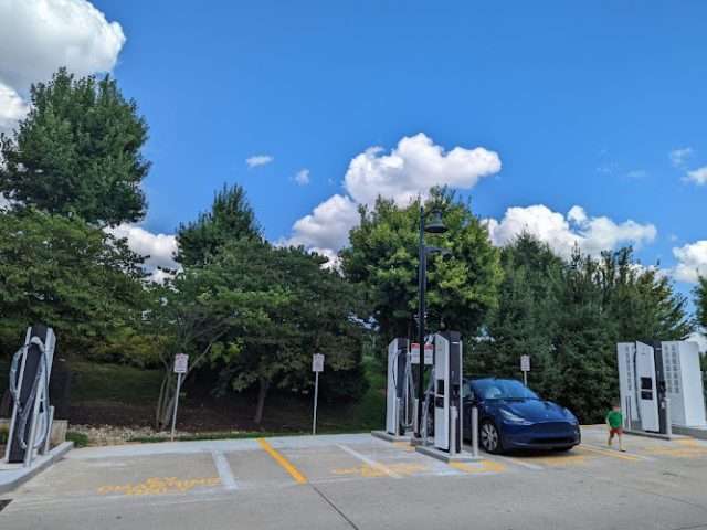Electrify America Charging Station Kroger - 210242 in Potomac Maryland