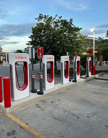 Tesla Supercharger in Malvern Pennsylvania