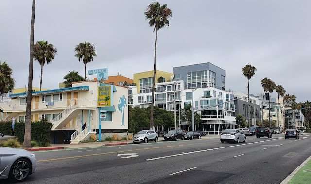 The Waverly Condominiums in Santa Monica California