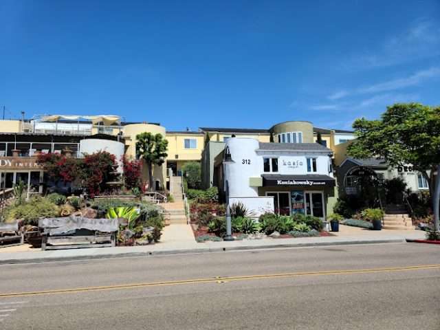 Cedros Plaza in Solana Beach California