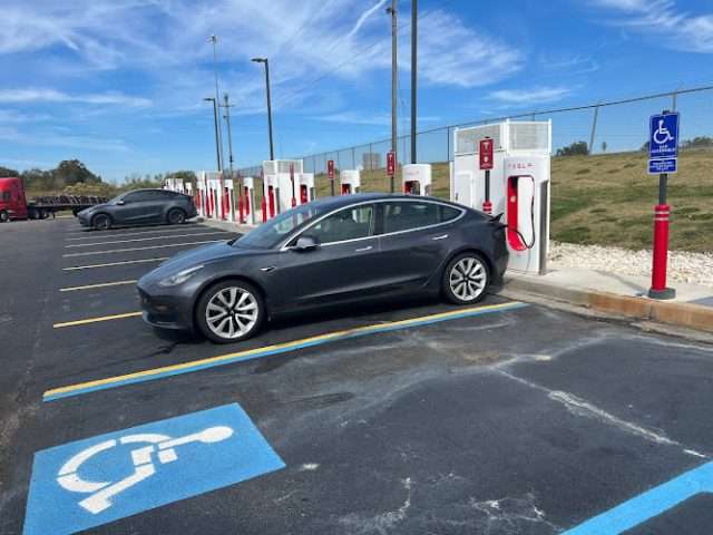 Tesla Supercharger in Ashburn Georgia