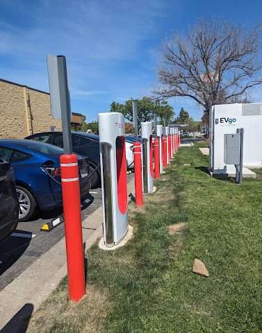 Tesla Supercharger in Fairfield California