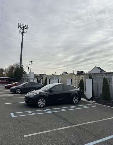 Tesla Supercharger in Hewlett New York