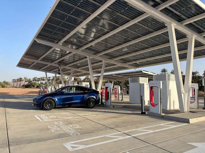 Tesla Supercharger EV Charging Station at Ave 64 E #1737