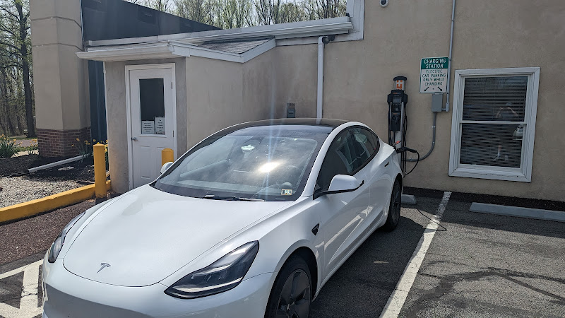 ChargePoint Charging Station EV Charging Station at 1328 California Rd