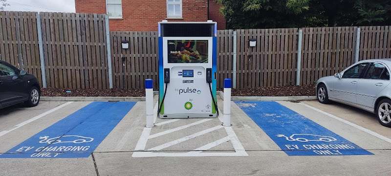 bp pulse Charging Station EV Charging Station at Bracknell Rd
