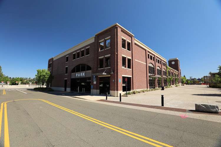 Parking Garage Public EV Charging Station at 905 Leidesdorff St