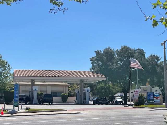 Thousand Oaks Chevron in Thousand Oaks California