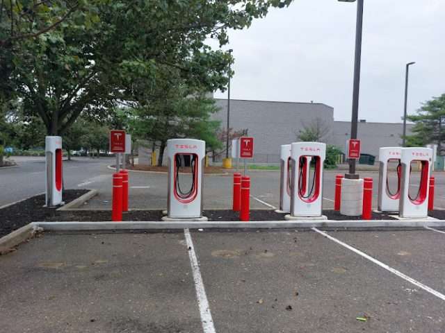 Tesla Supercharger in Bay Shore New York