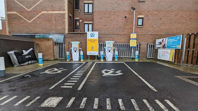 Shell Recharge Charging Station EV Charging Station at 409 Kilburn High Rd