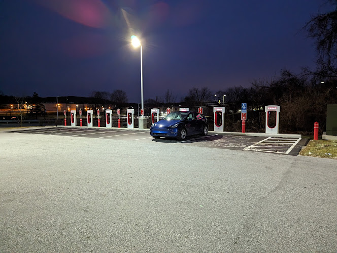 Tesla Supercharger EV Charging Station at Horseshoe Pike #5031
