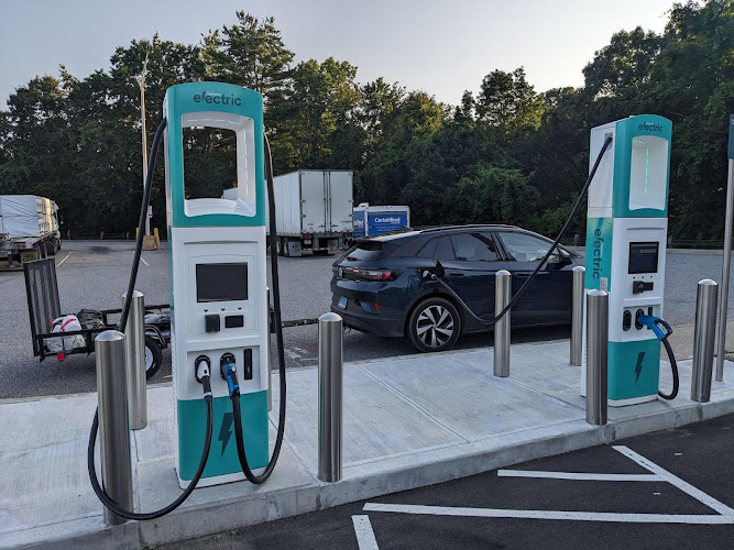 Applegreen Electric Charging Station EV Charging Station at I-395 Southbound