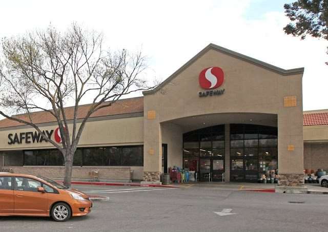 Mariposa Shopping Center in Santa Clara California