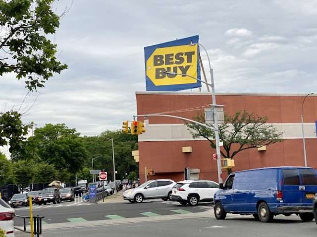 Best Buy in Long Island City New York