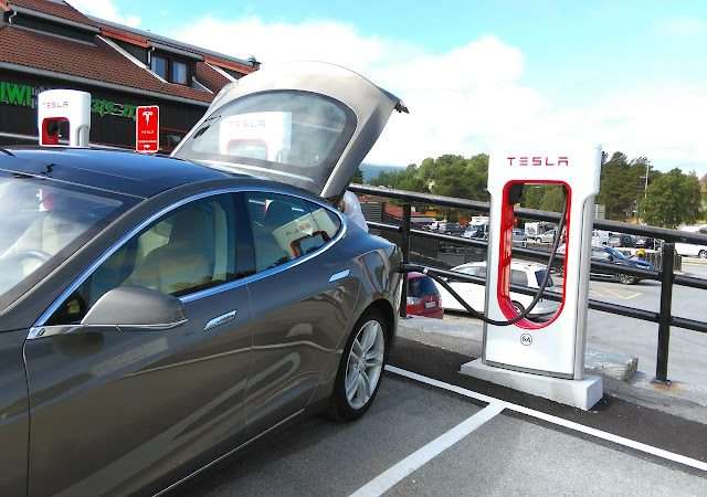 Tesla Supercharger in Dombås Norway 2660