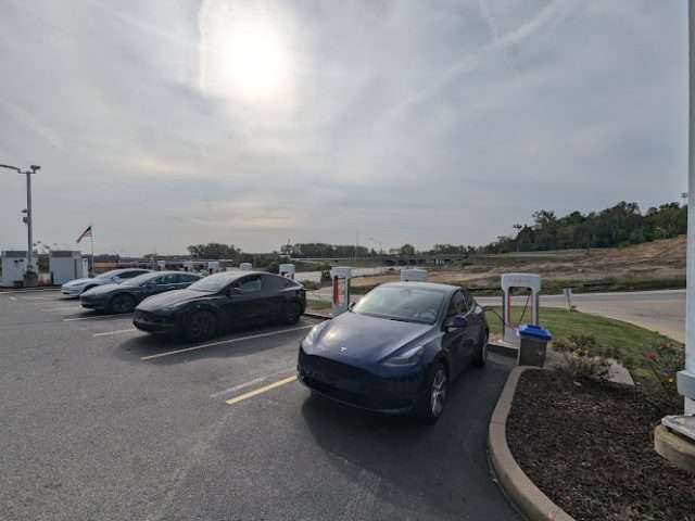 Tesla Supercharger in St. Louis Missouri